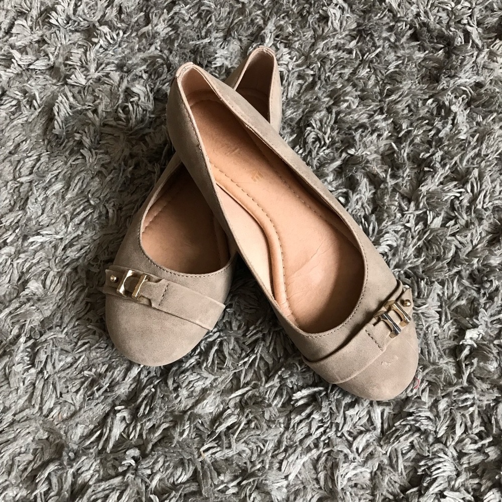 Women’s Flats with Buckle Detail